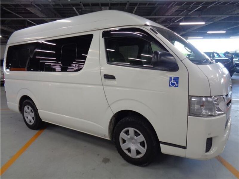 TOYOTA HIACE VAN