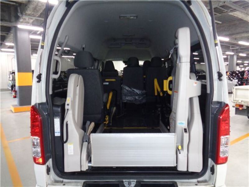 HIACE VAN