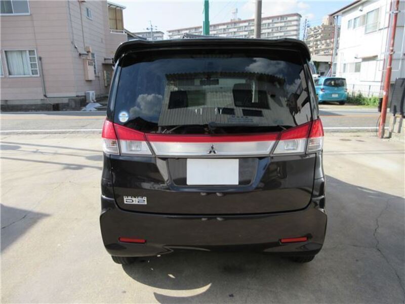 DELICA D2