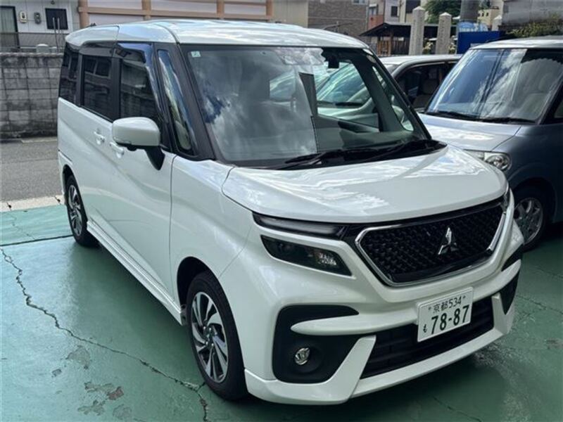 MITSUBISHI DELICA D2