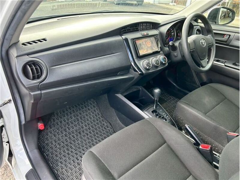 COROLLA AXIO