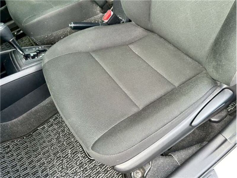 COROLLA AXIO