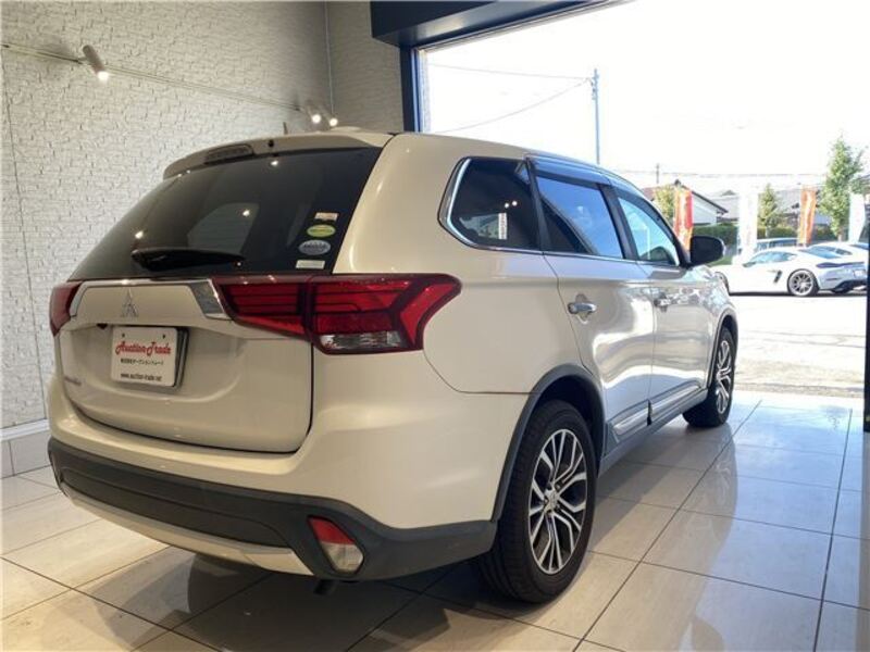 OUTLANDER