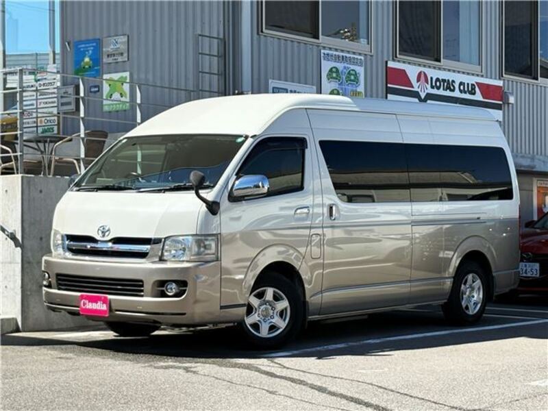 TOYOTA HIACE