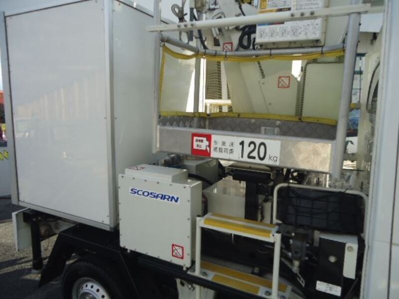 CARRY TRUCK