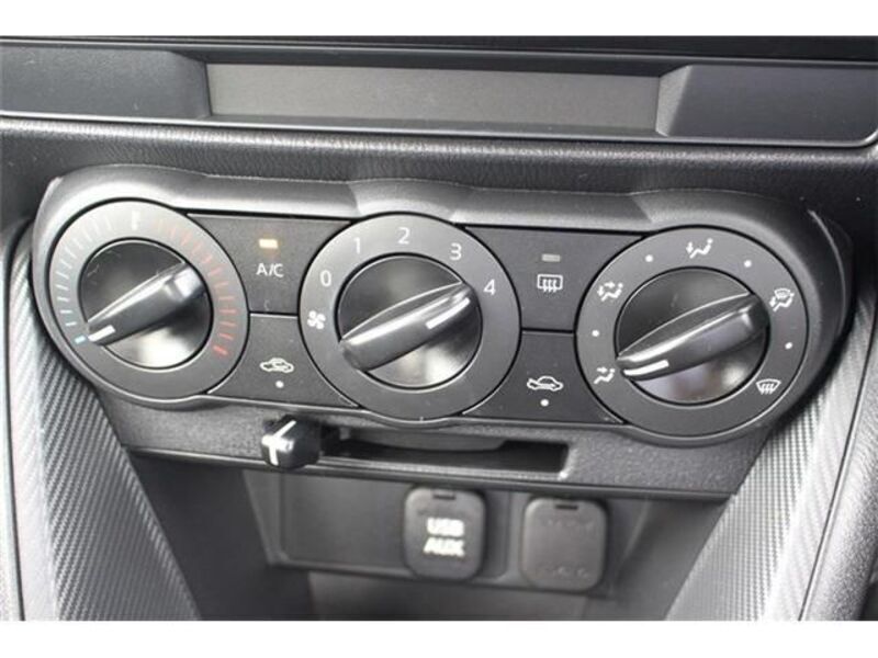 MAZDA2