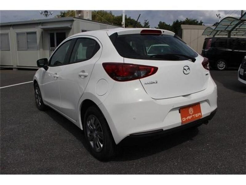 MAZDA2