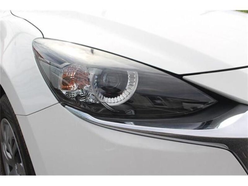 MAZDA2