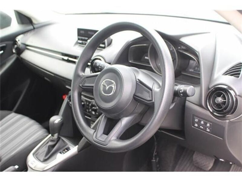 MAZDA2