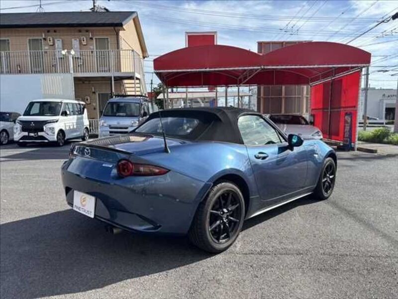 ROADSTER