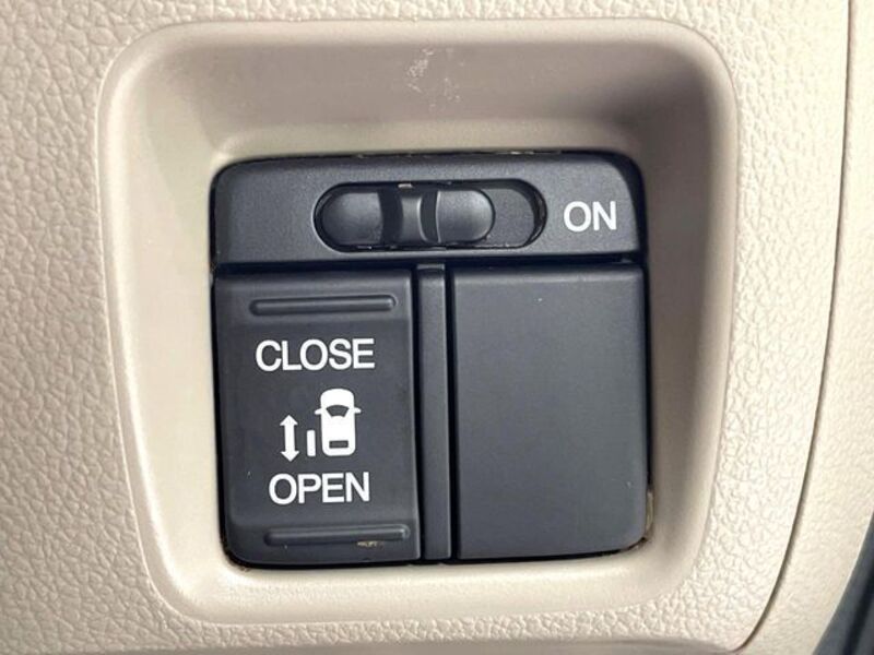 N BOX