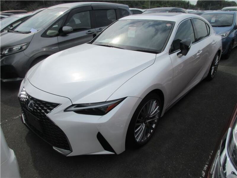 LEXUS IS