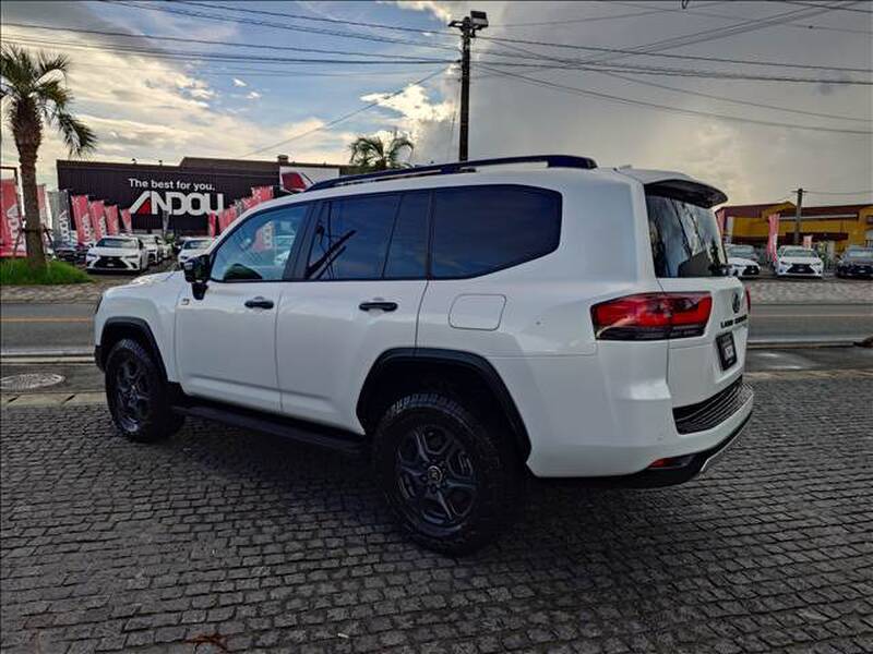 LAND CRUISER
