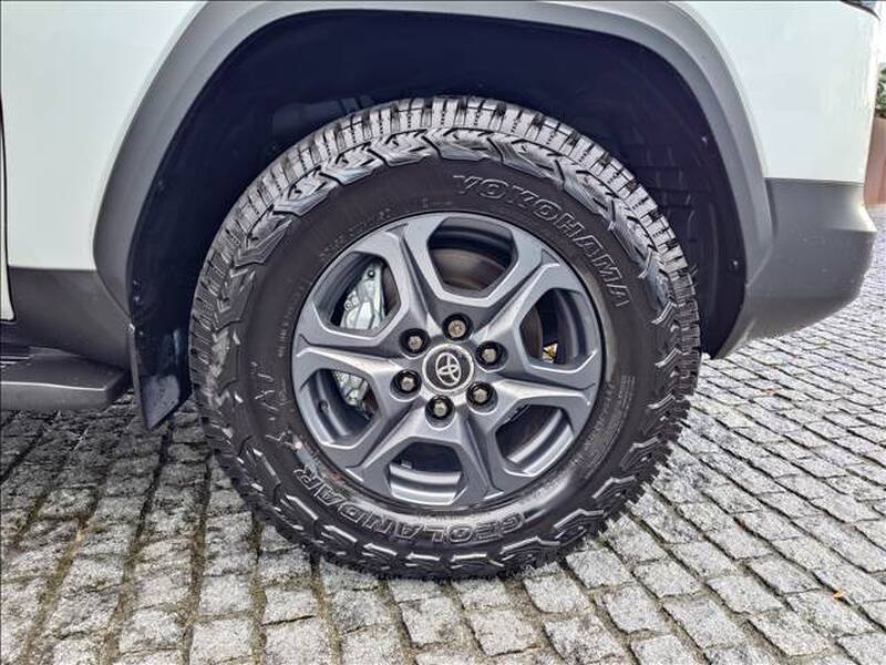 LAND CRUISER