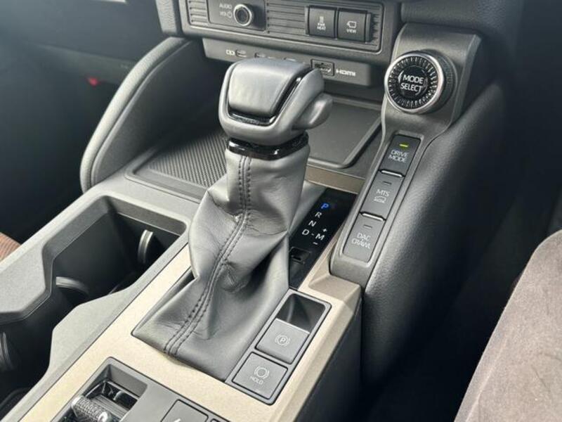 LAND CRUISER 250