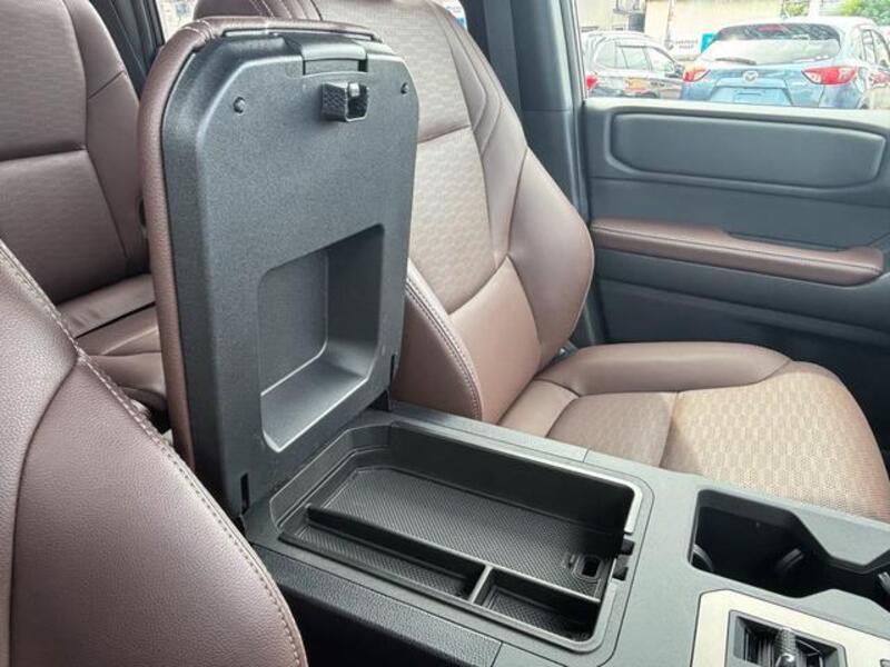 LAND CRUISER 250