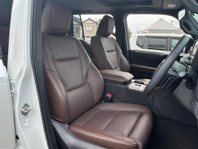 LAND CRUISER 250