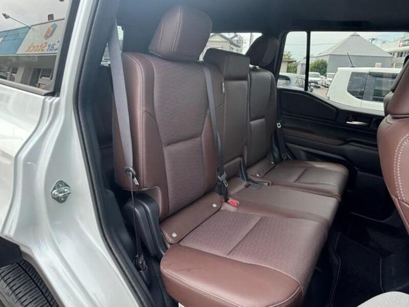 LAND CRUISER 250