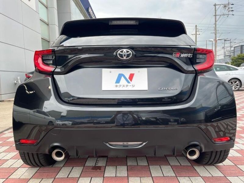 GR YARIS