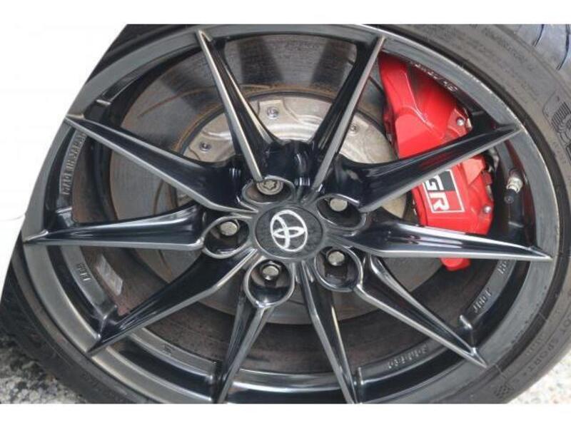 GR YARIS