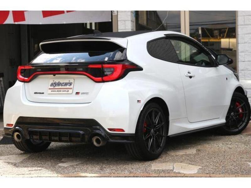 GR YARIS