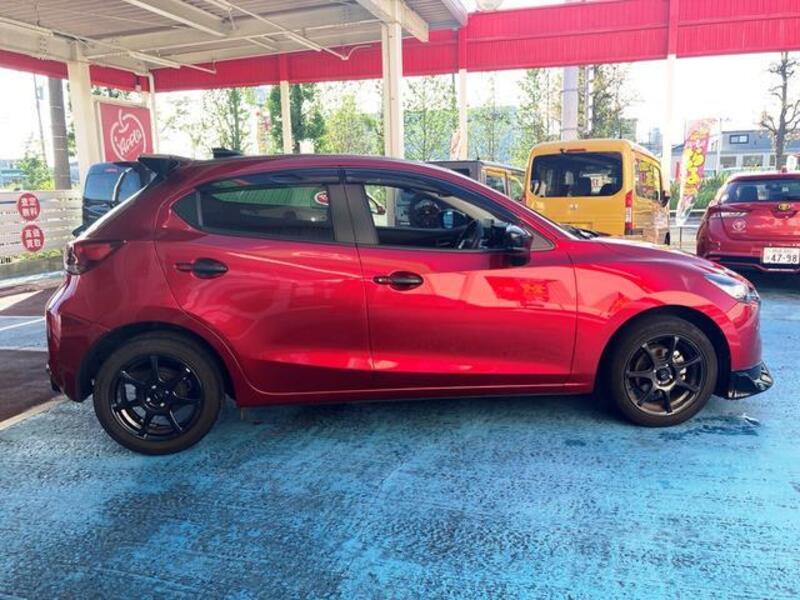 MAZDA2