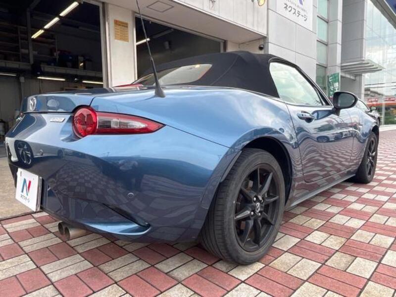 ROADSTER