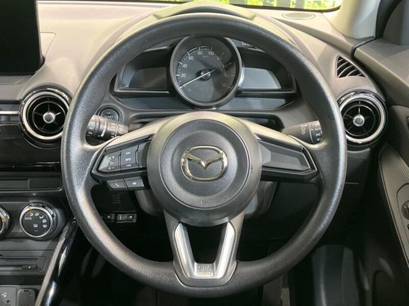 MAZDA2