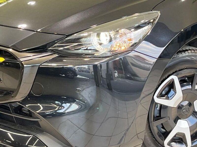 MAZDA2