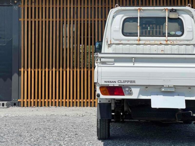 CLIPPER TRUCK
