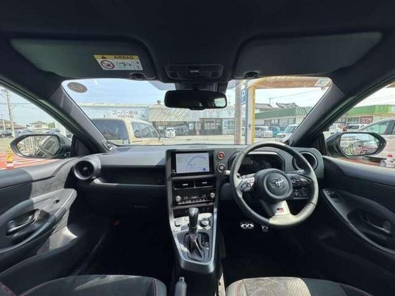 GR YARIS