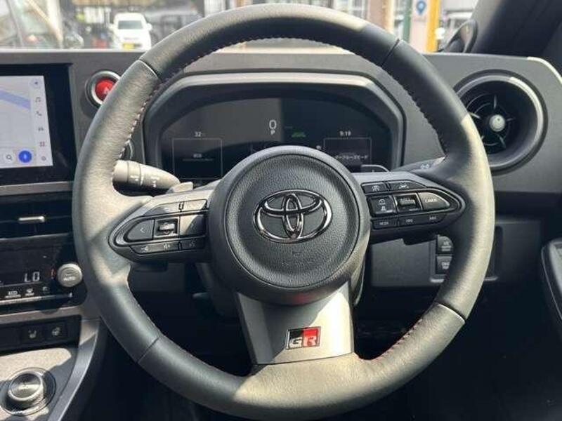 GR YARIS