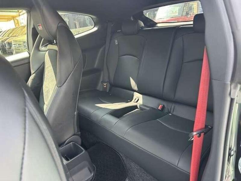 GR YARIS