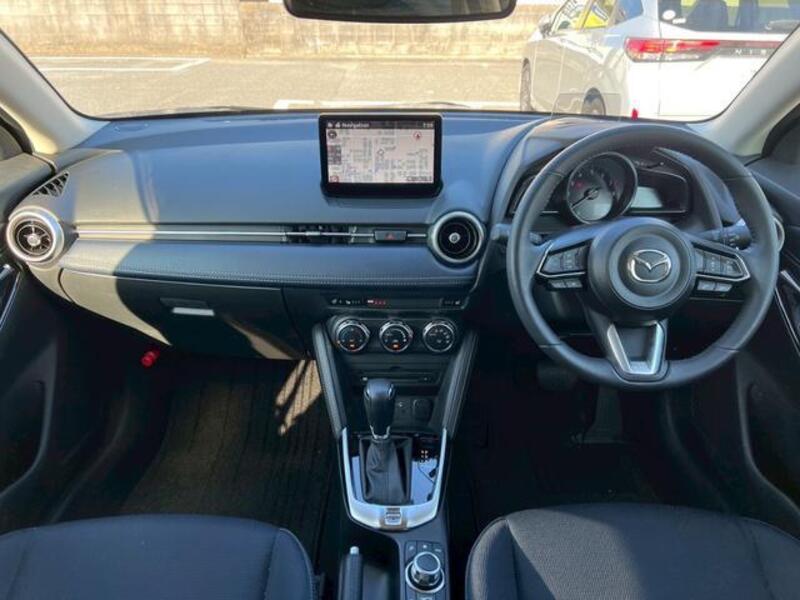 MAZDA2