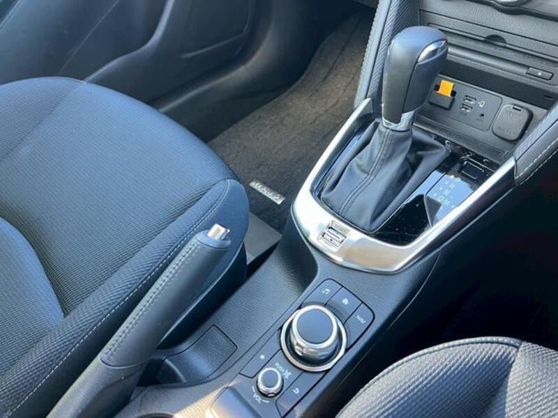 MAZDA2