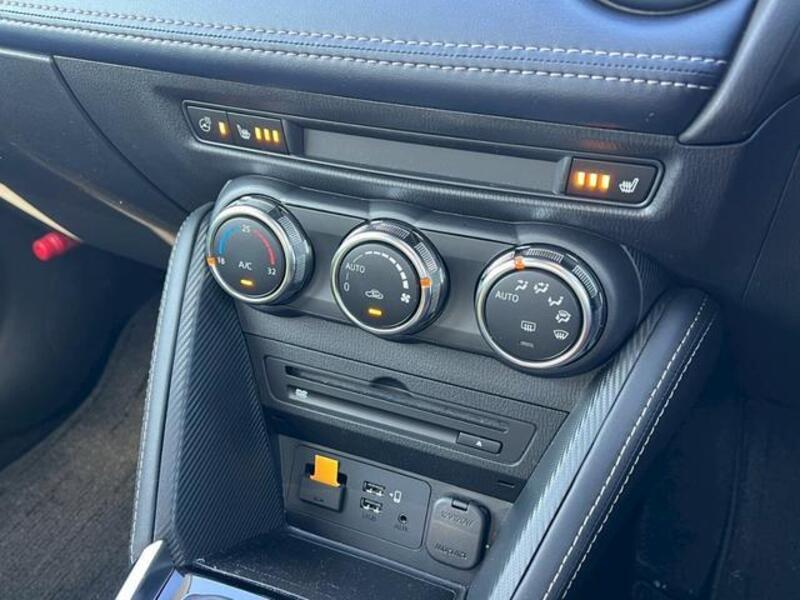 MAZDA2
