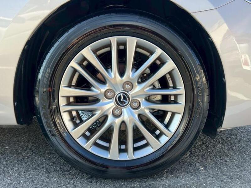 MAZDA2