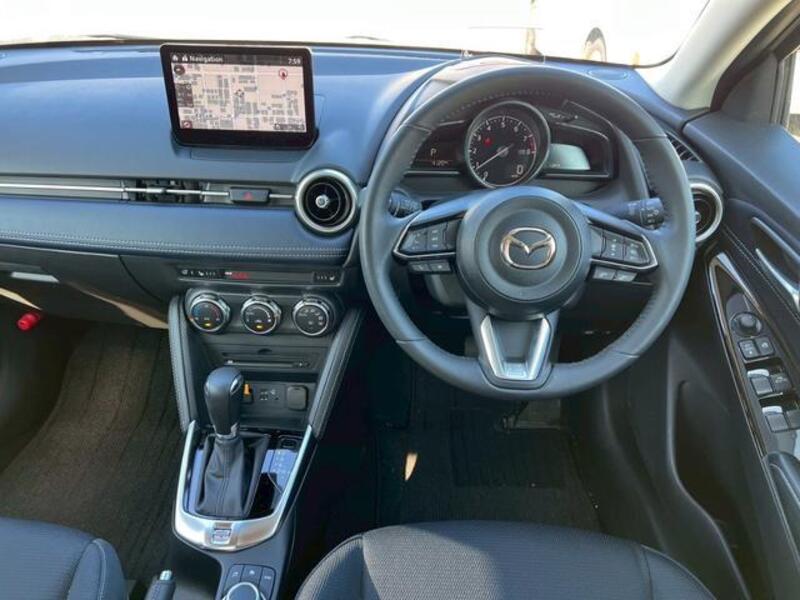 MAZDA2