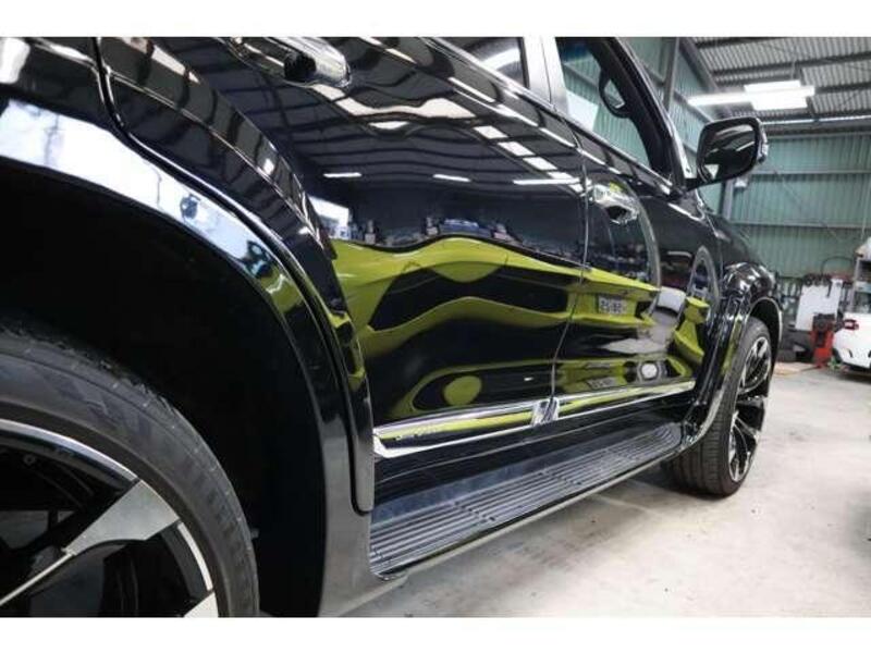 LAND CRUISER