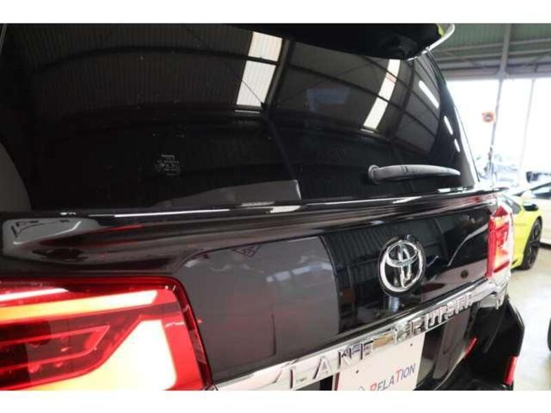 LAND CRUISER