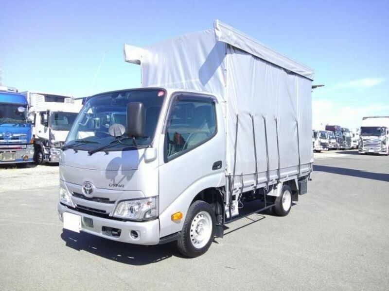 TOYOTA DYNA
