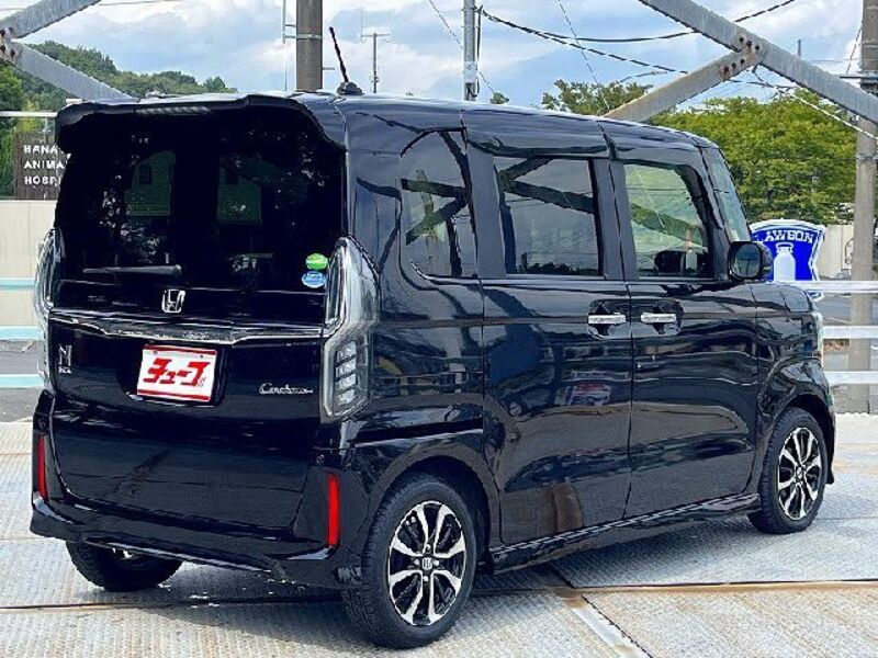 N BOX CUSTOM