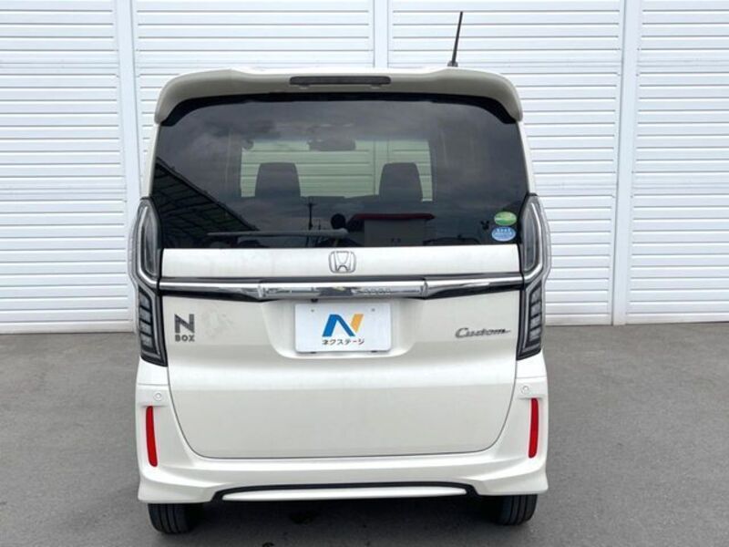 N BOX CUSTOM