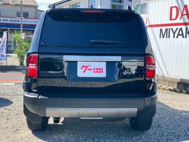LAND CRUISER 250