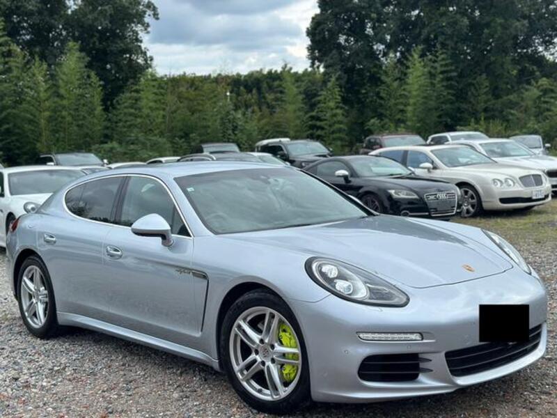 PORSCHE PANAMERA