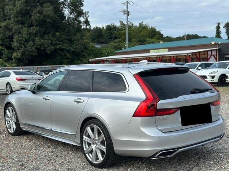 V90