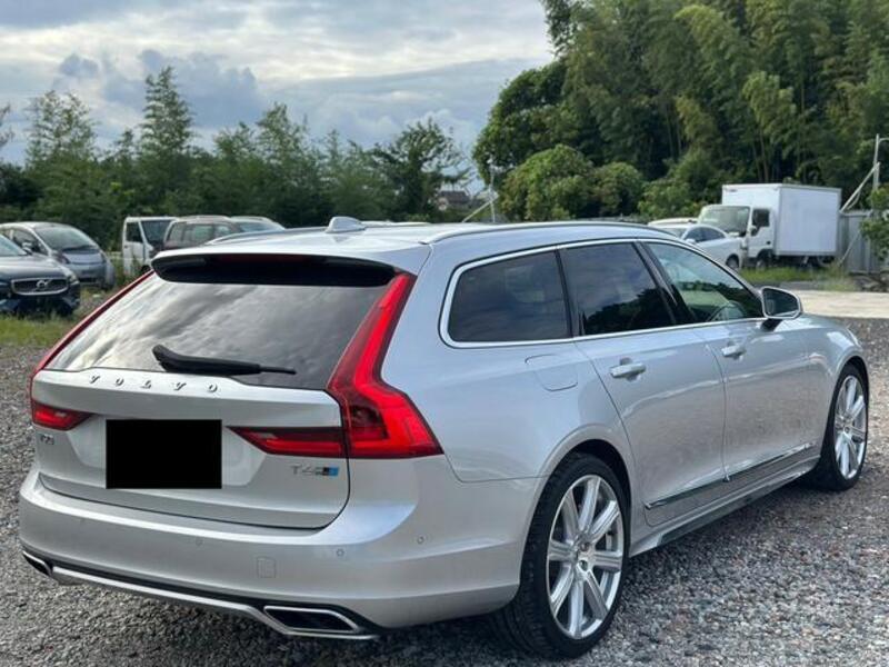 V90