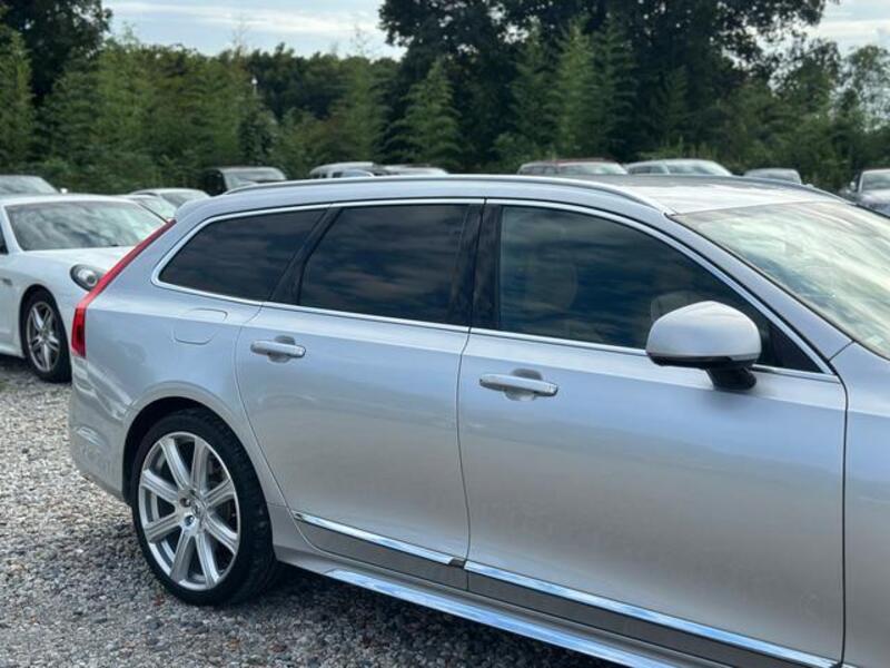 V90