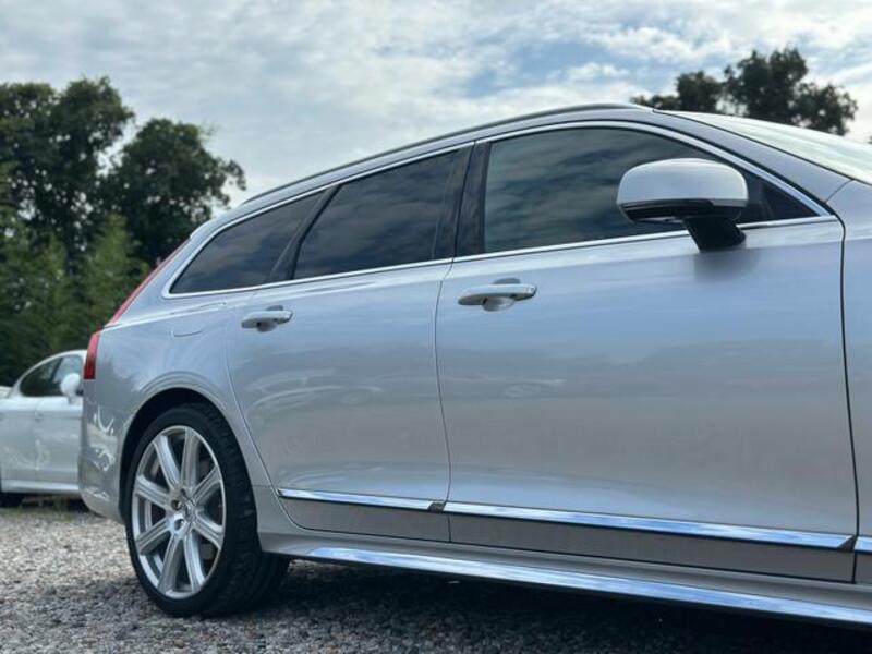 V90