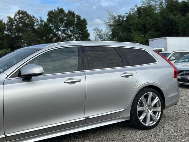 V90